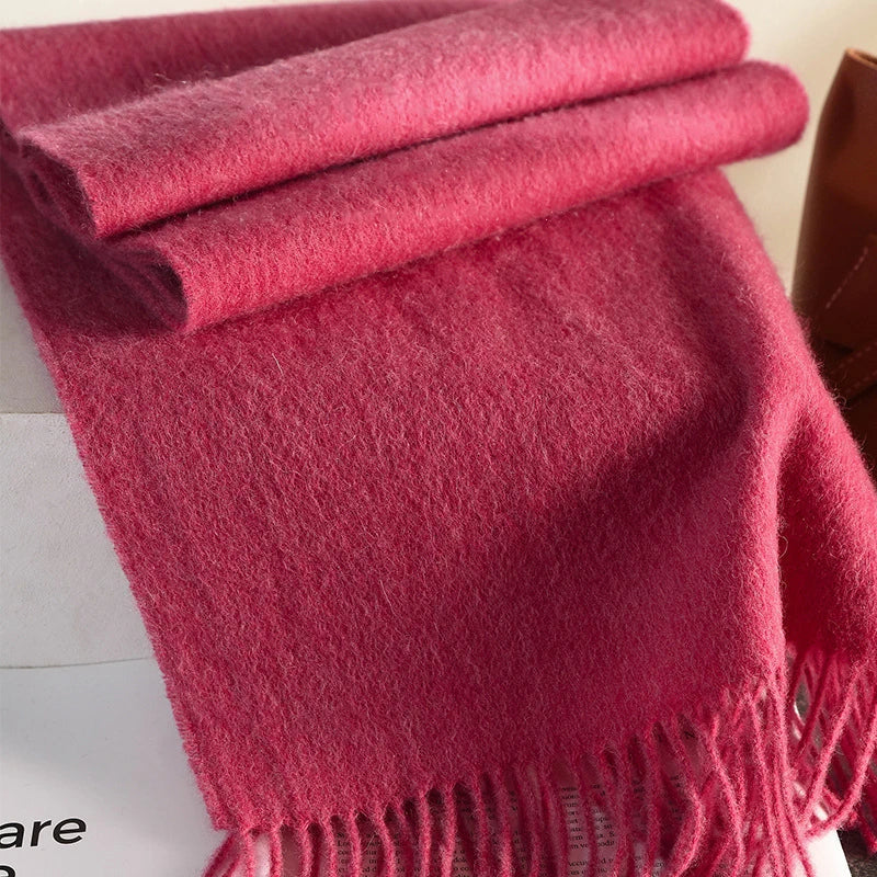 100% Wool Winter Scarf – Quiet warmth, timeless comfort in every thread