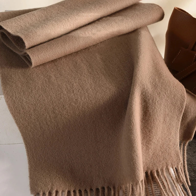 100% Wool Winter Scarf – Quiet warmth, timeless comfort in every thread