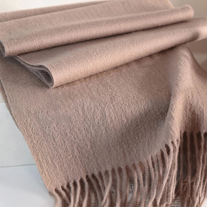 100% Wool Winter Scarf – Quiet warmth, timeless comfort in every thread