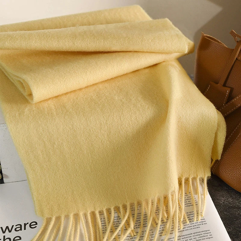 100% Wool Winter Scarf – Quiet warmth, timeless comfort in every thread