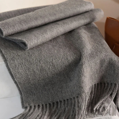 100% Wool Winter Scarf – Quiet warmth, timeless comfort in every thread