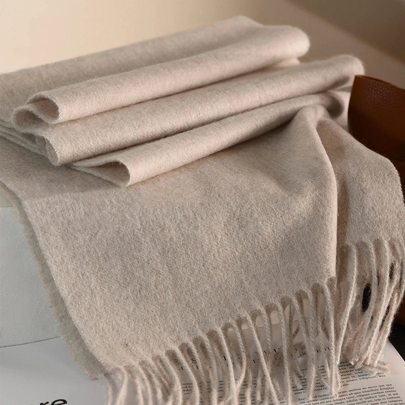 100% Wool Winter Scarf – Quiet warmth, timeless comfort in every thread
