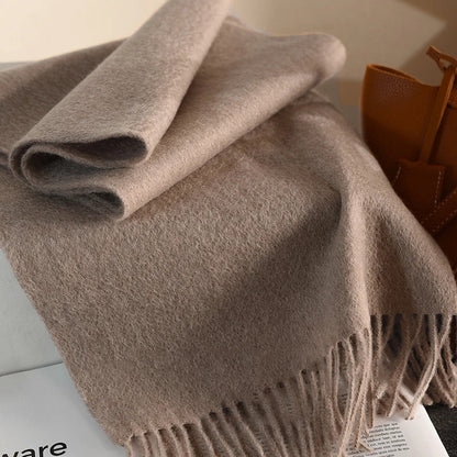 100% Wool Winter Scarf – Quiet warmth, timeless comfort in every thread