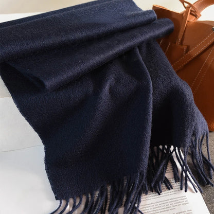 100% Wool Winter Scarf – Quiet warmth, timeless comfort in every thread