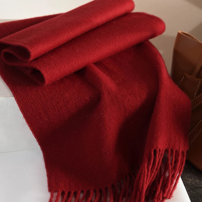 100% Wool Winter Scarf – Quiet warmth, timeless comfort in every thread